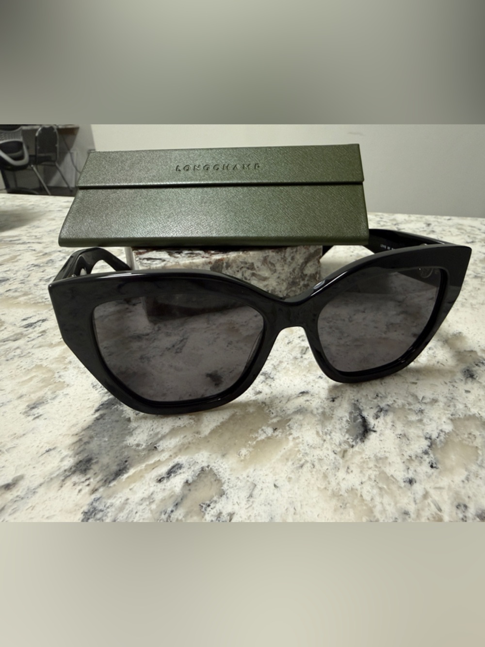 Longchamp Glossy Black Cat-Eye Sunglasses